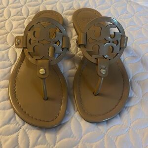 Original Tory Burch sandals in excellent shape size 5.1/2